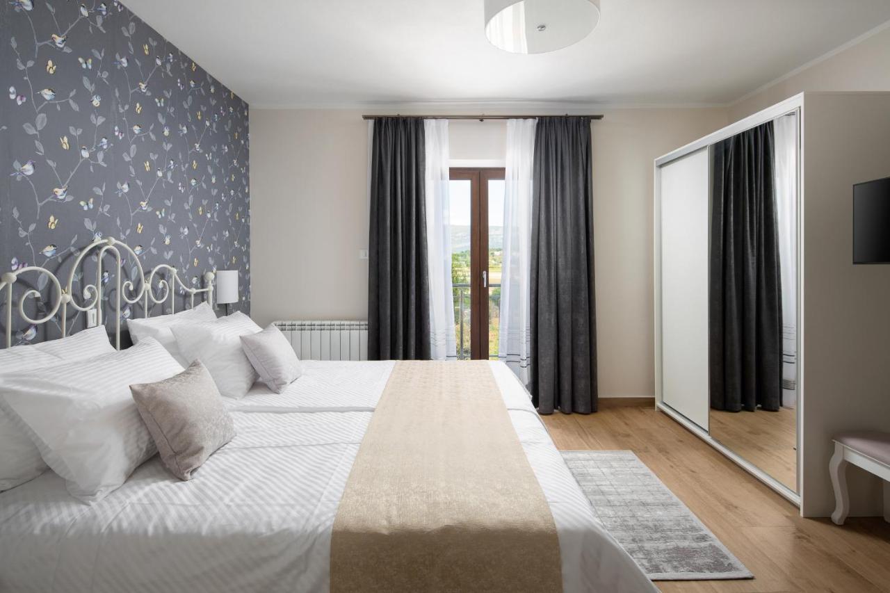 Villa Vesna With Sauna, Hot Tub Potpićan Eksteriør bilde