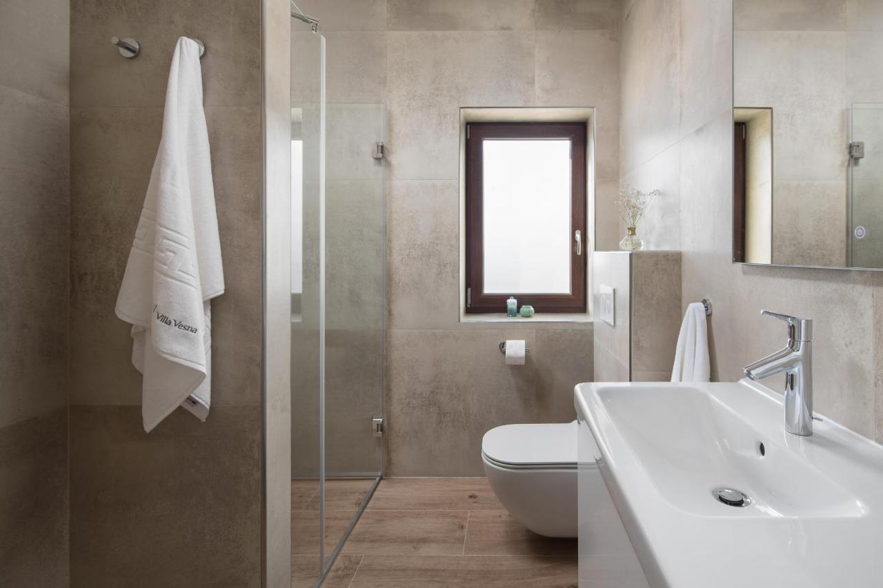 Villa Vesna With Sauna, Hot Tub Potpićan Eksteriør bilde